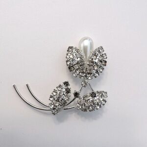VTG Silver Brooch Pin and w/Pearl  Flower, Small Rhinestones & 4 Sapphires